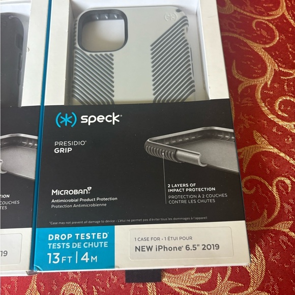 Speck Black and Gray iPhone 6,5 2019 Pro Cases Dual-Layer Protection - Picture 4 of 6